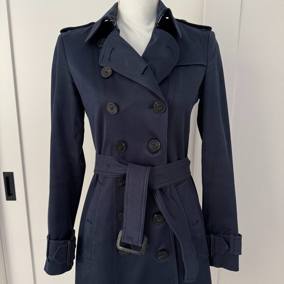 Burberry Navy Double-Breasted Trench Coat Size M / US 6 / Burberry Size 8 - Picture 2 of 16